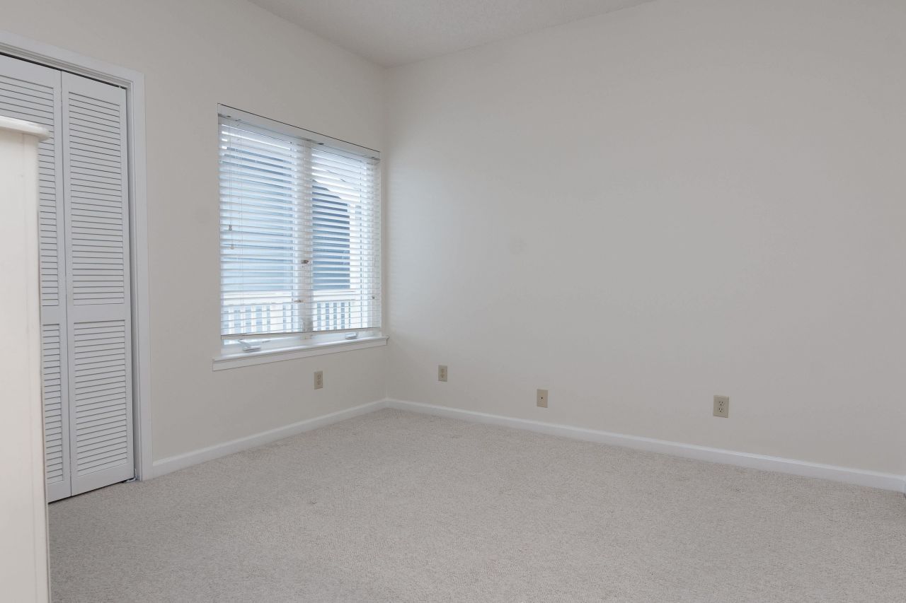 808 Castleford Circle  Photo 16