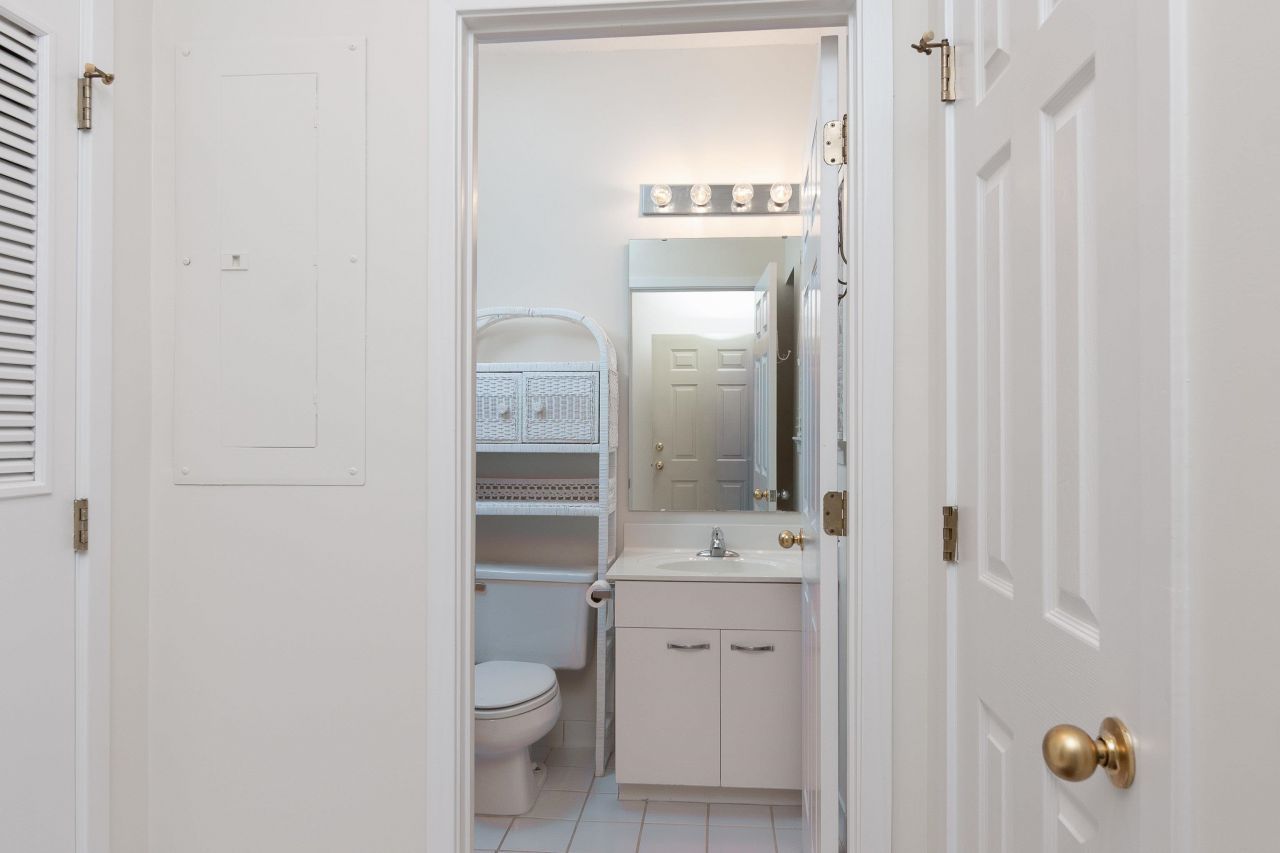 808 Castleford Circle  Photo 18