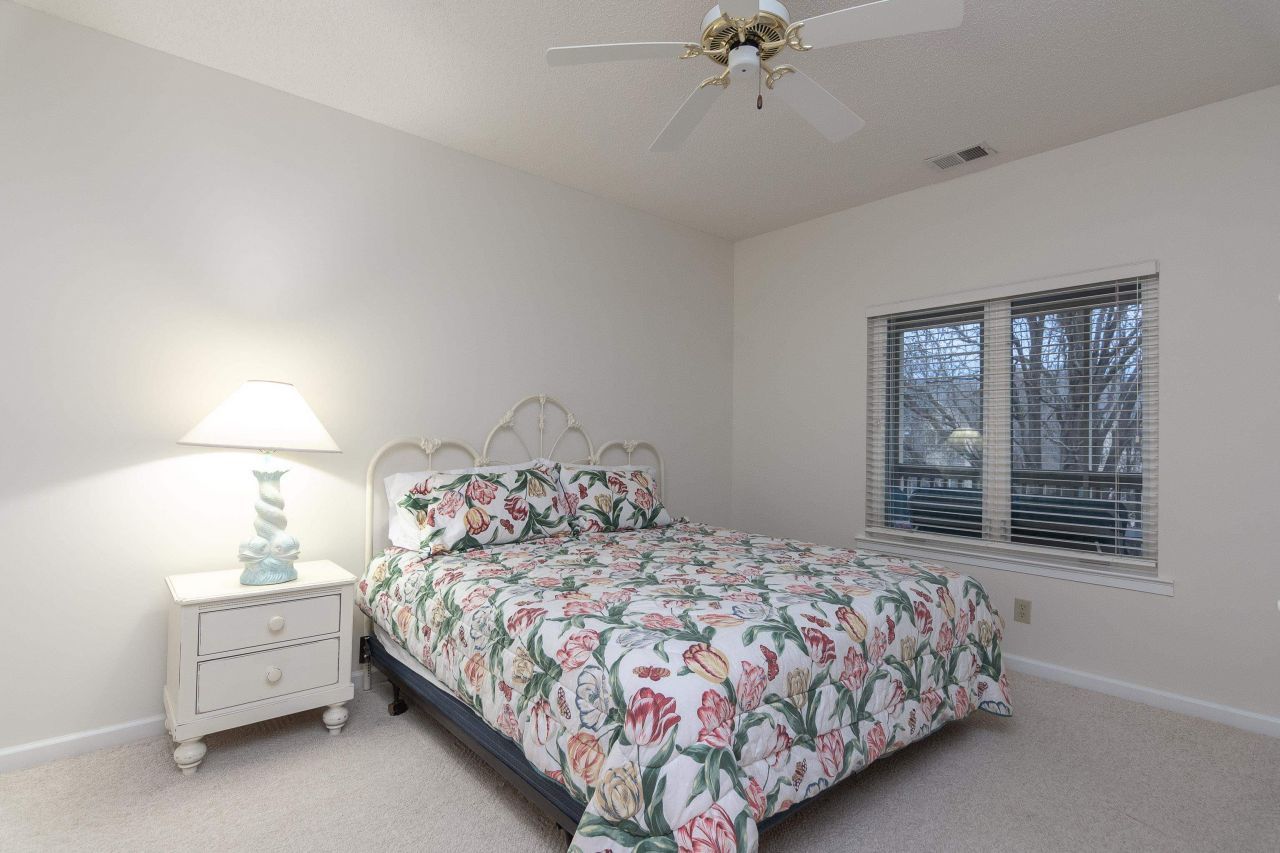 808 Castleford Circle  Photo 29