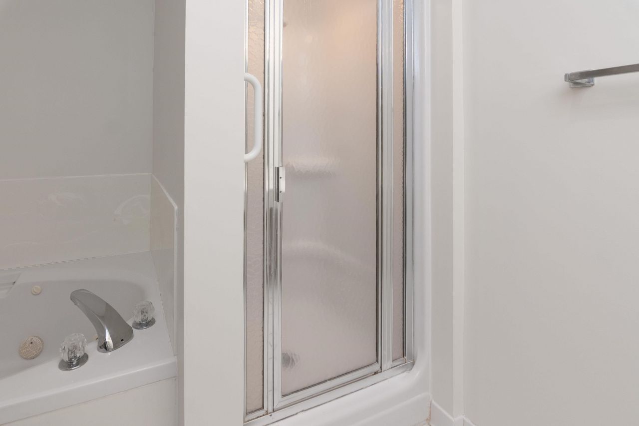 808 Castleford Circle  Photo 34