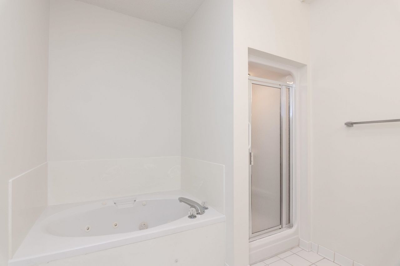 808 Castleford Circle  Photo 35