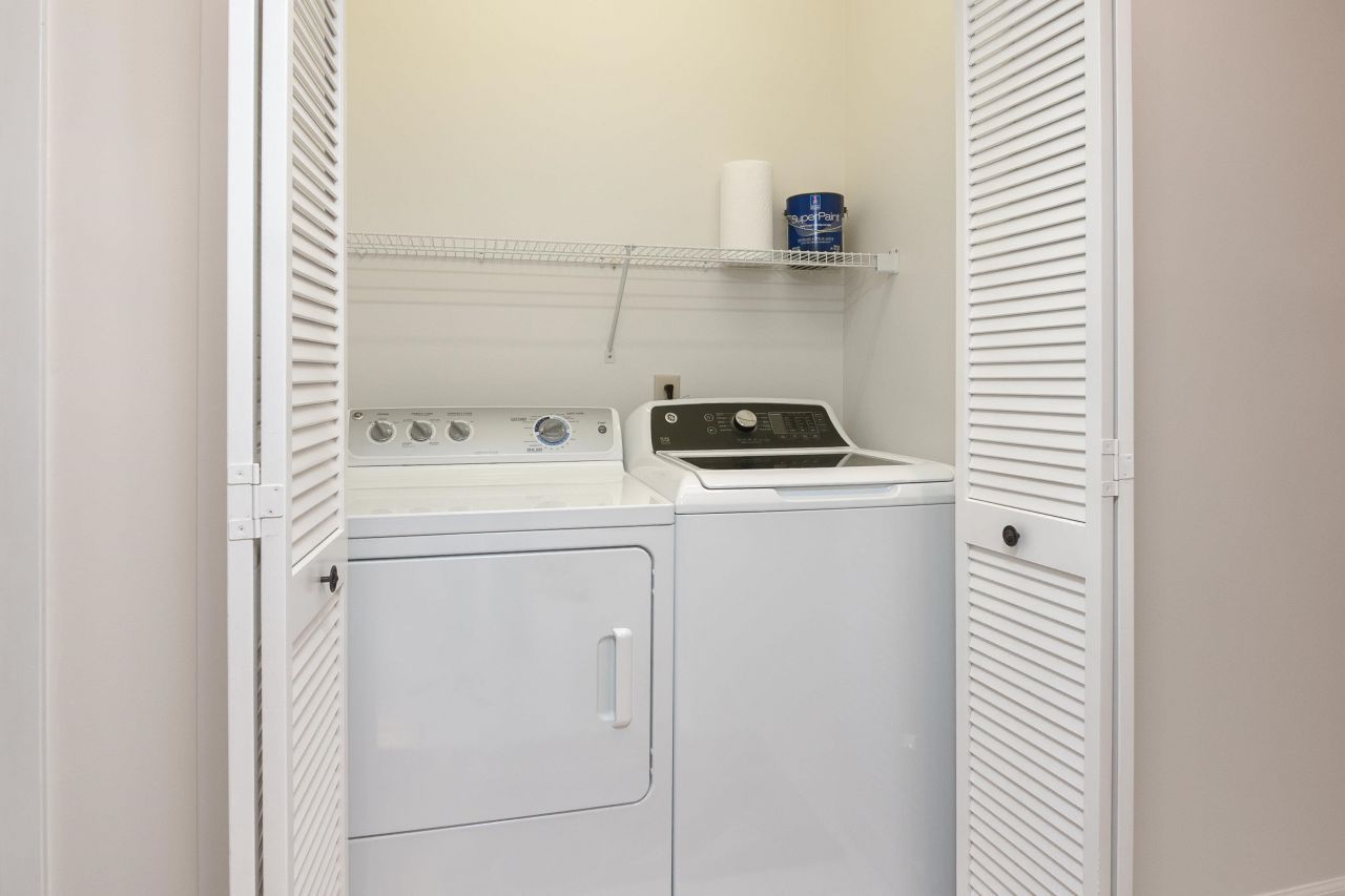 808 Castleford Circle  Photo 37