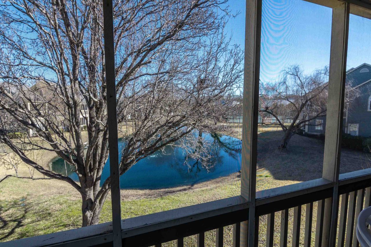 808 Castleford Circle  Photo 4