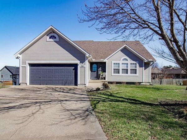950 NW Maplewood Court, Grain Valley, MO 64029