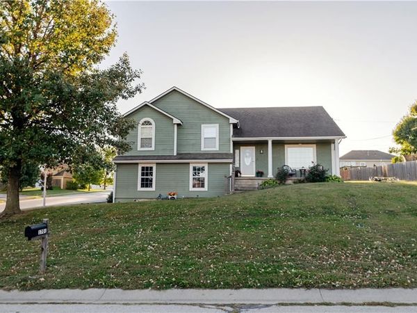 1701 Jayhawk Drive, Atchison, KS 66002
