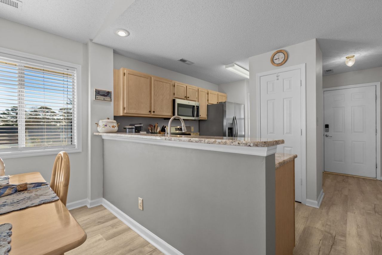 215 Landing Rd.  Photo 10