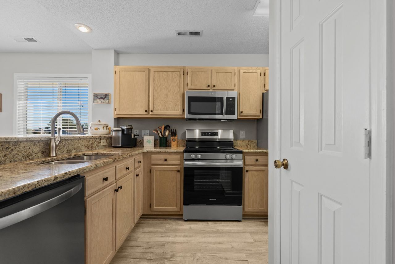 215 Landing Rd.  Photo 7