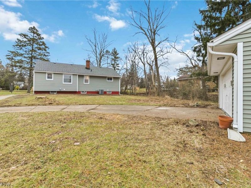 9486 York Road, North Royalton, OH 44133 Photo 11