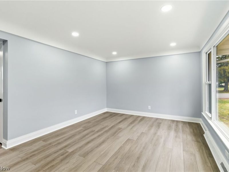 9486 York Road, North Royalton, OH 44133 Photo 16