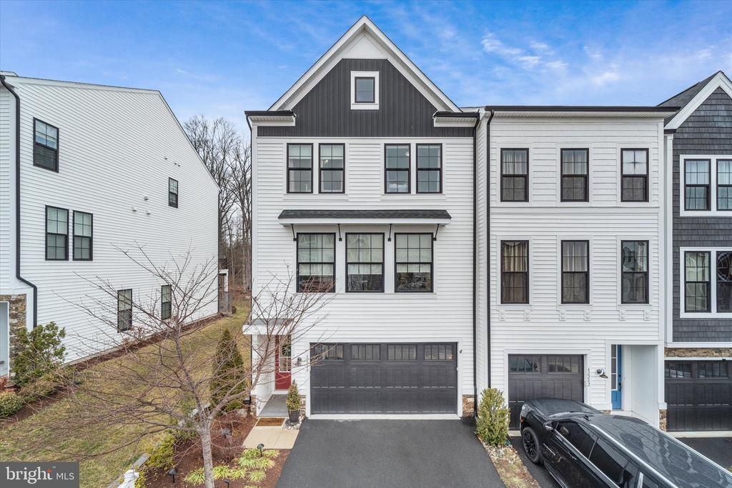 42240 Graves Mountain Terrace, Chantilly, VA 20152 Main Photo