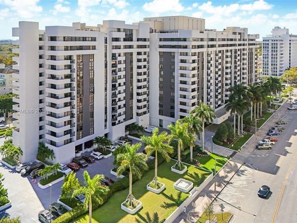 600 Biltmore Way, Unit 1018, Coral Gables, FL 33134