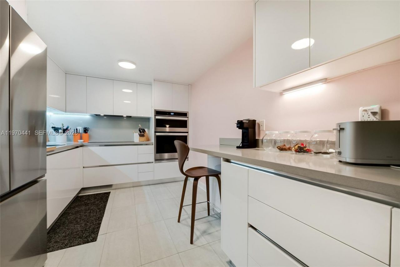 600 Biltmore Way, Unit 1018, Coral Gables, FL 33134 Photo