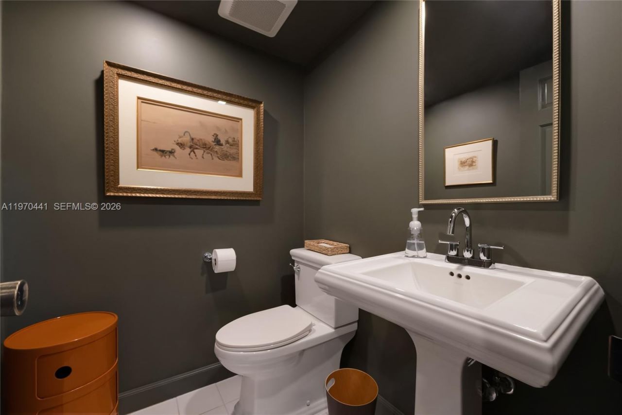 600 Biltmore Way, Unit 1018, Coral Gables, FL 33134 Photo