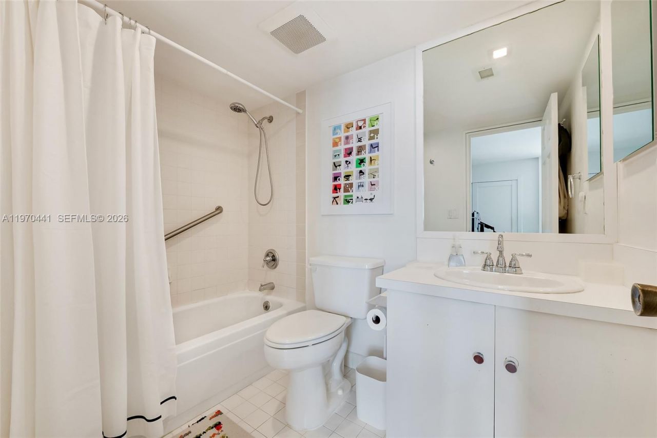 600 Biltmore Way, Unit 1018, Coral Gables, FL 33134 Photo