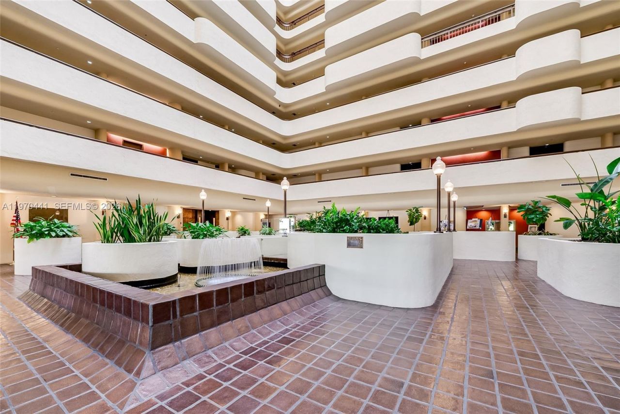 600 Biltmore Way, Unit 1018, Coral Gables, FL 33134 Photo