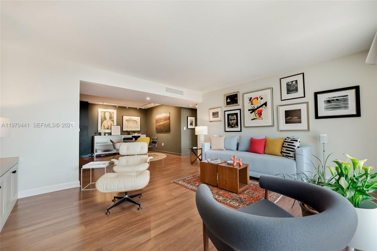 600 Biltmore Way, Unit 1018, Coral Gables, FL 33134 Photo