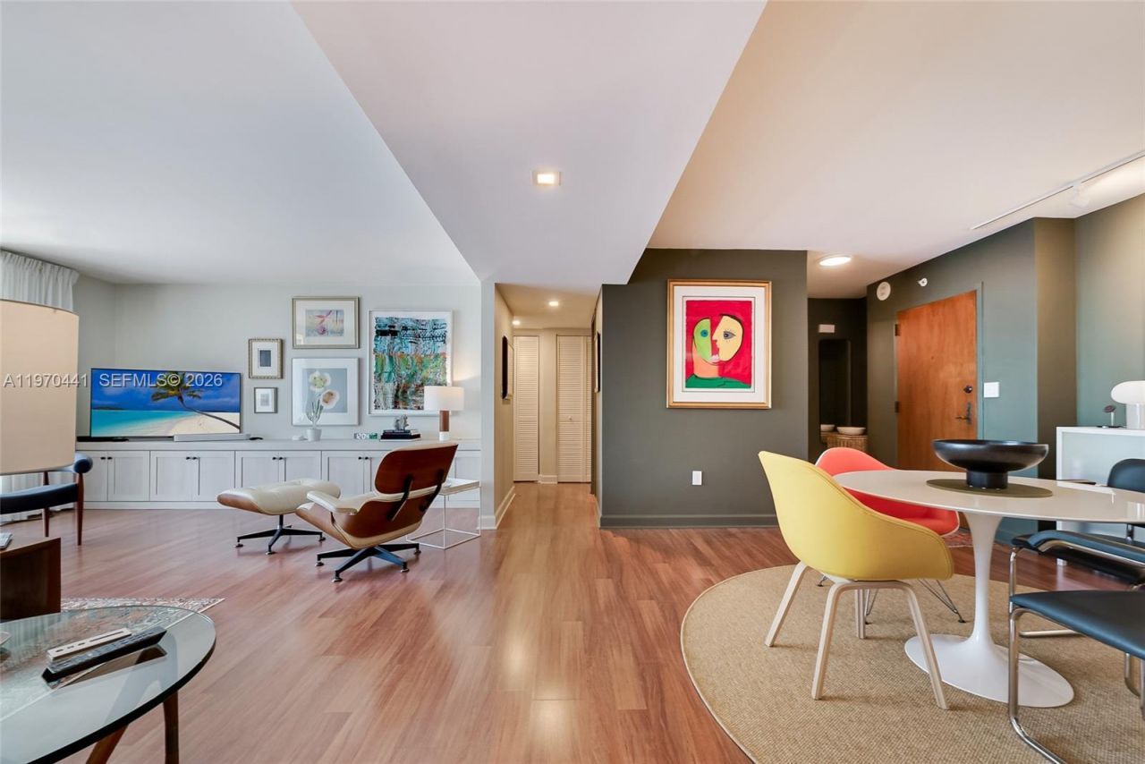 600 Biltmore Way, Unit 1018, Coral Gables, FL 33134 Photo