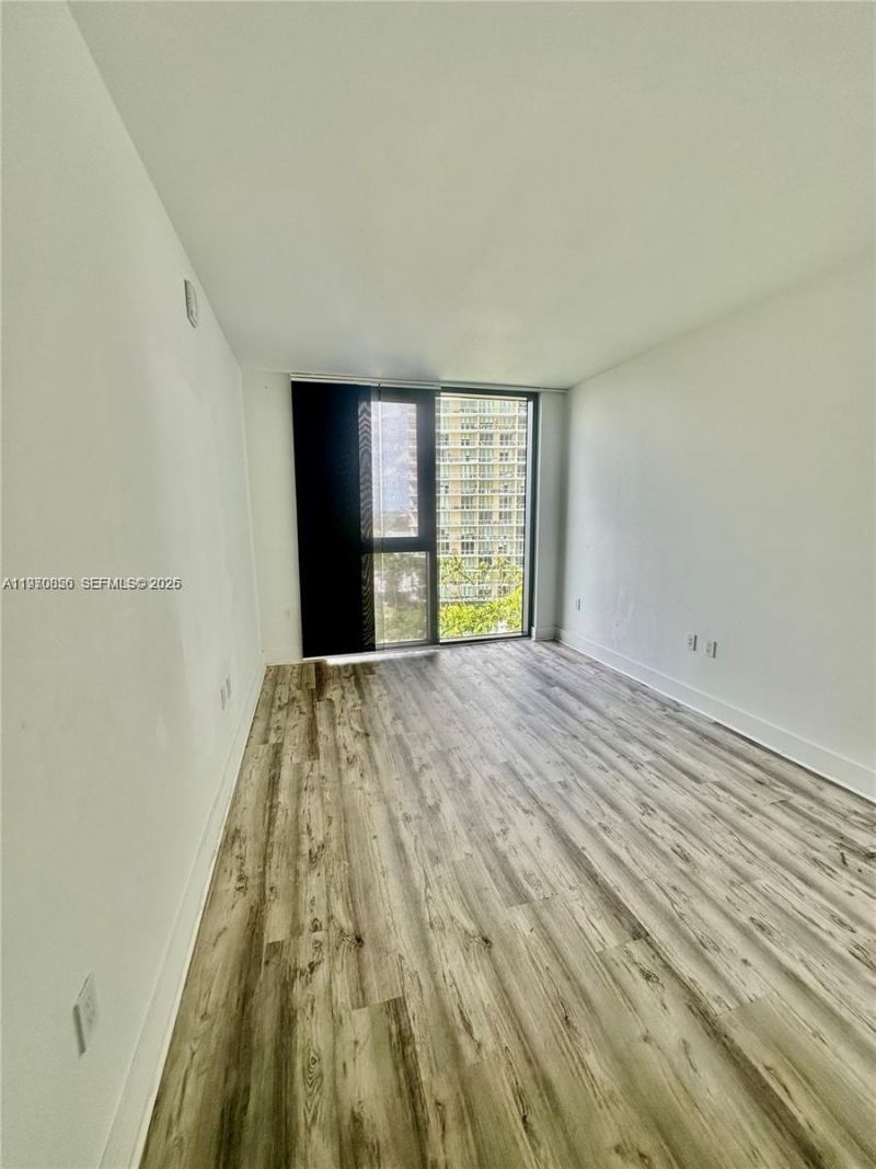 121 NE 34th St , Unit 1416, Miami, FL 33137 Photo