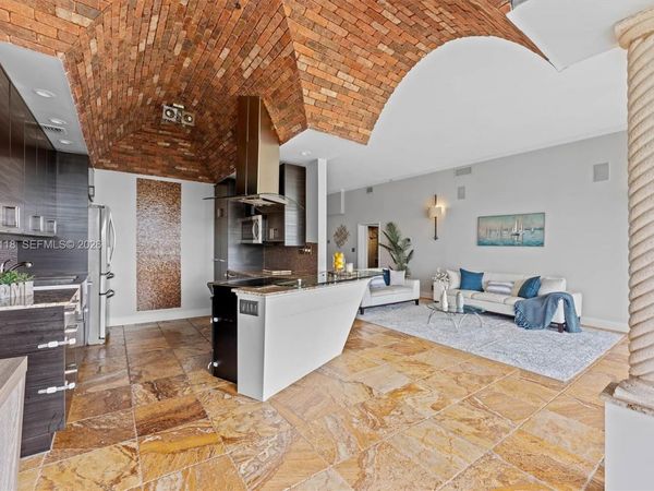 1900 Consulate Pl , Unit 2205, West Palm Beach, FL 33401