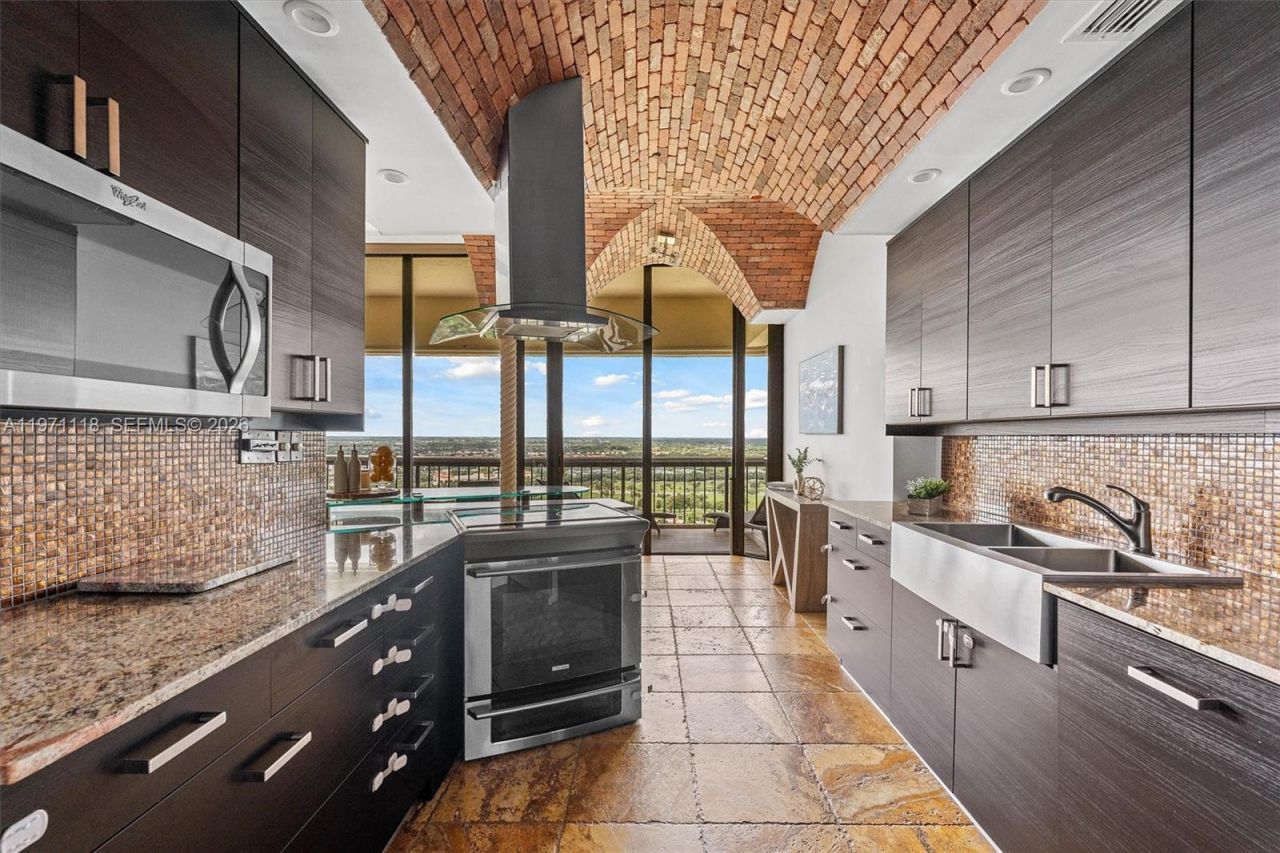 1900 Consulate Pl , Unit 2205, West Palm Beach, FL 33401 Photo