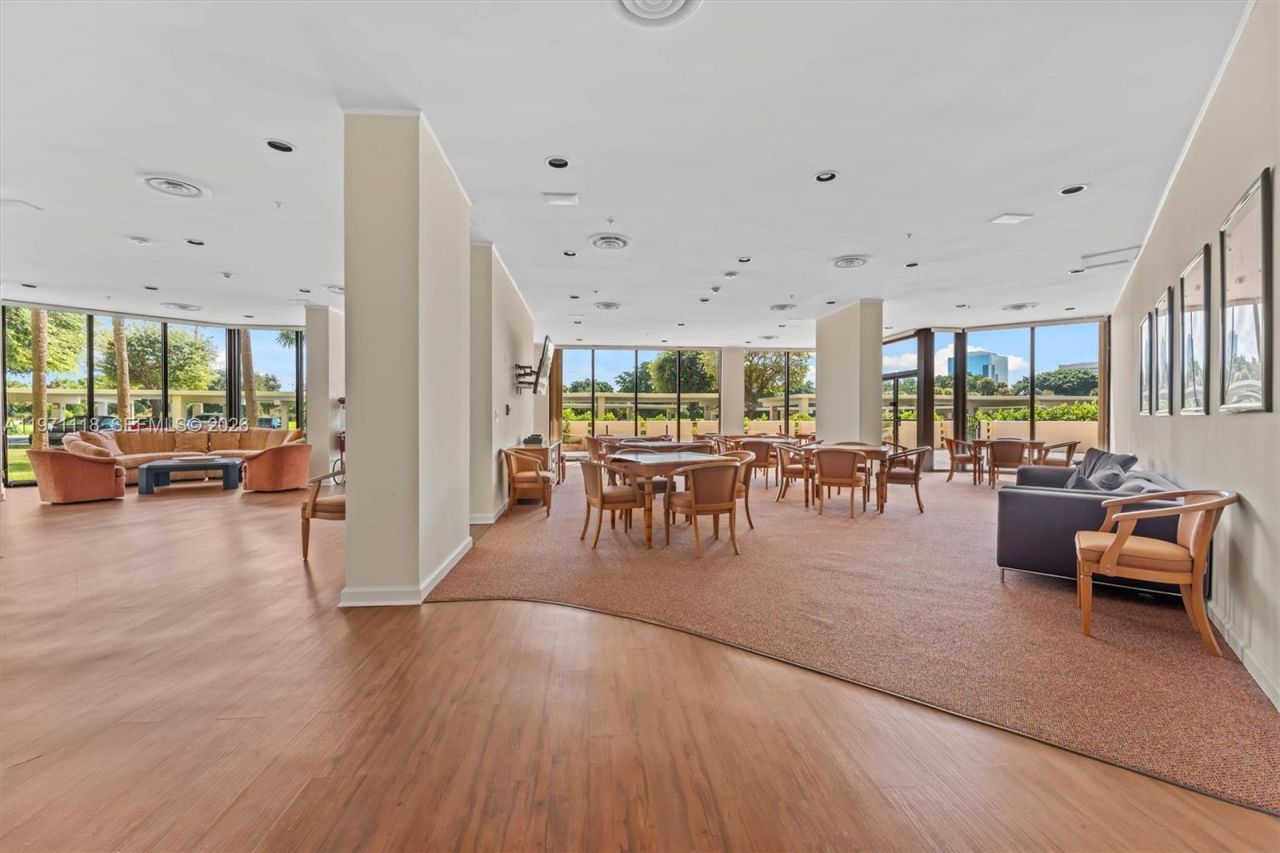 1900 Consulate Pl, Unit 2205, West Palm Beach, FL 33401 Photo