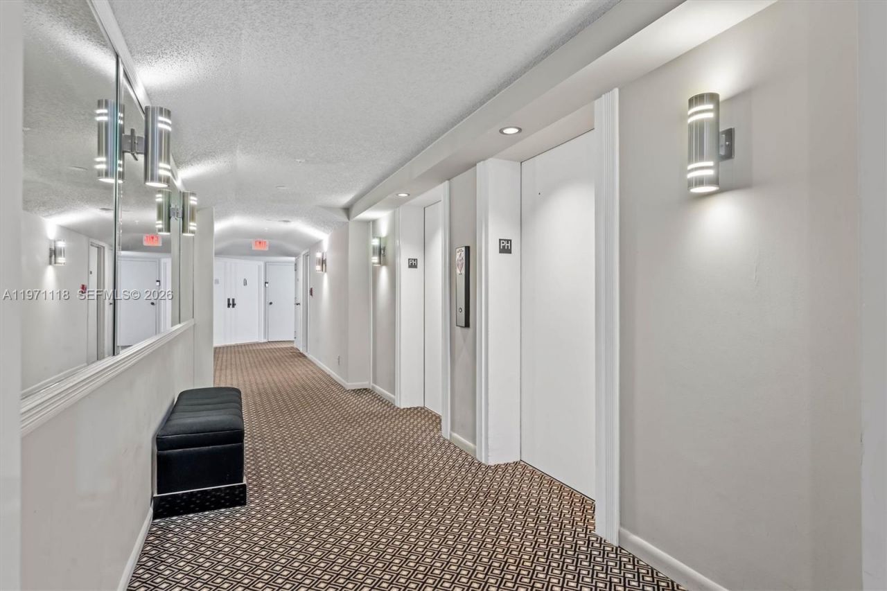 1900 Consulate Pl, Unit 2205, West Palm Beach, FL 33401 Photo