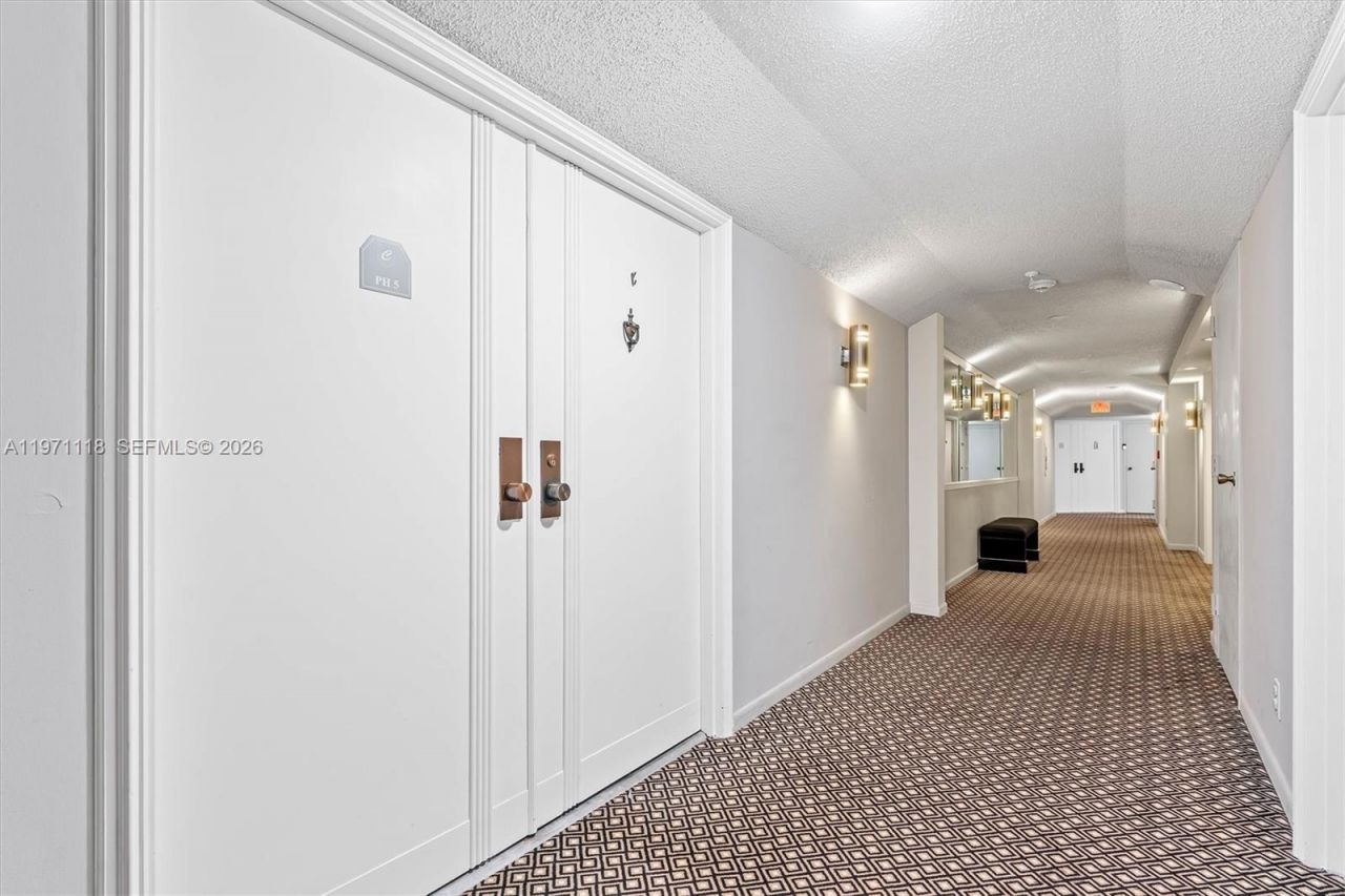 1900 Consulate Pl, Unit 2205, West Palm Beach, FL 33401 Photo