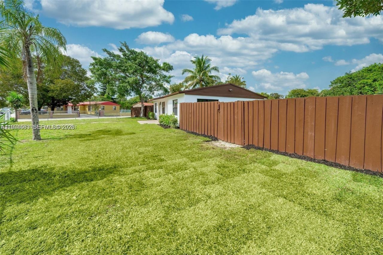 2447 Fletcher St , Hollywood, FL 33020 Photo