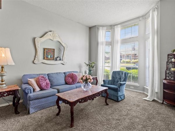 6711 Landover Hills Lane, Arlington, TX 76017