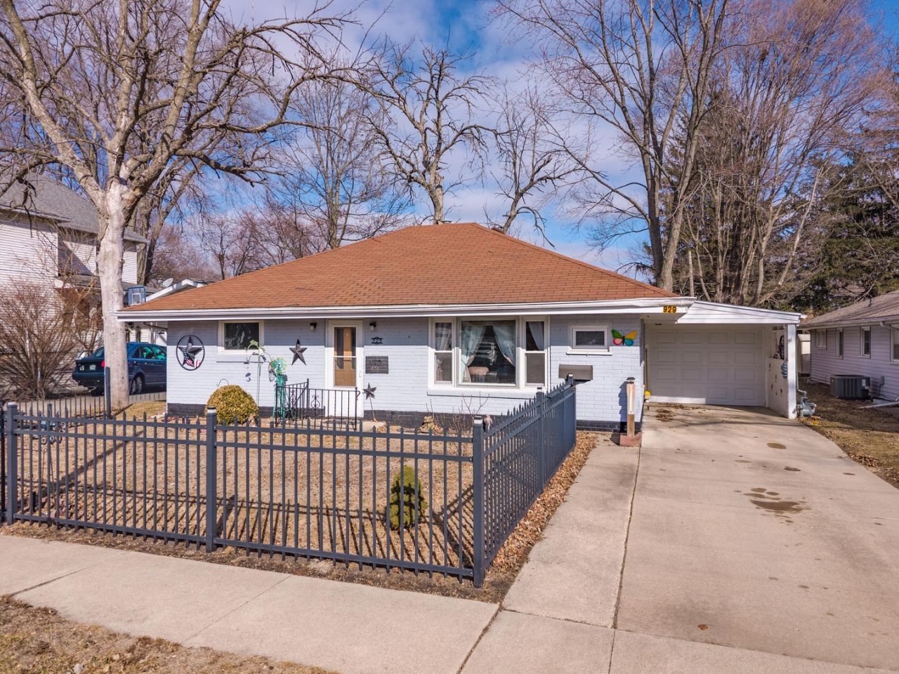 929 E Water Street, Pontiac, IL 61764 Main Photo