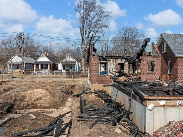 6818 Magnolia Avenue , St Louis, MO 63143