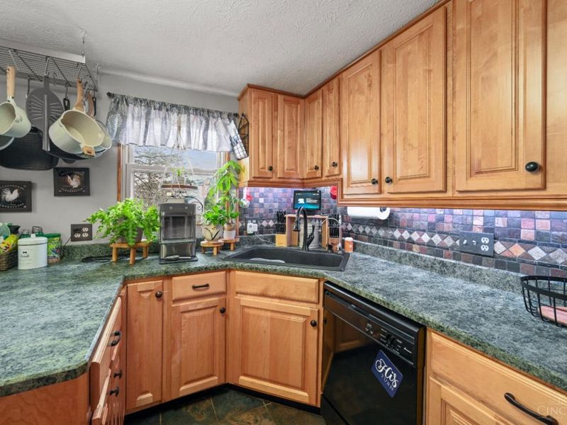 130 Country View Drive, Harrison, OH 45030 Photo 7