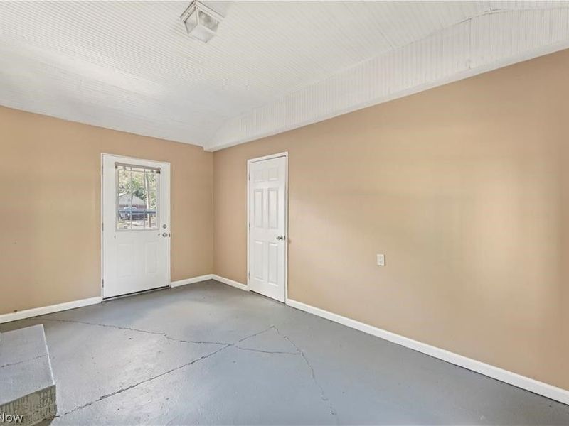 1255 Dover Avenue, Akron, OH 44320 Photo 12