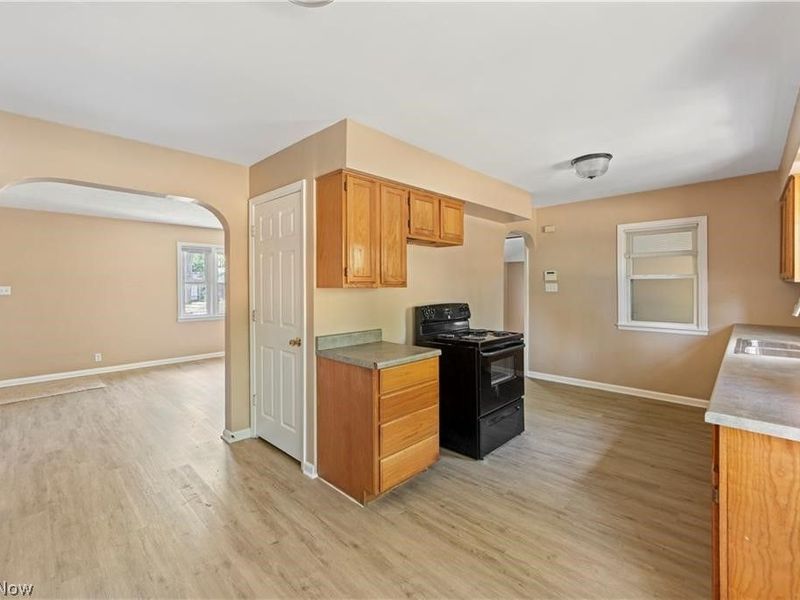 1255 Dover Avenue, Akron, OH 44320 Photo 9