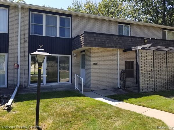 8249 KENNEDY Circle, Warren, MI 48093