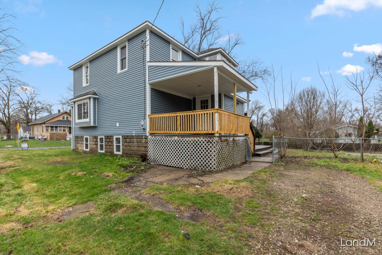 2206 Woodward Avenue, Kalamazoo, MI 49007 Main Photo