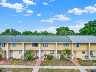 22620 GAGE LOOP , Unit 27, LAND O LAKES, FL 34639