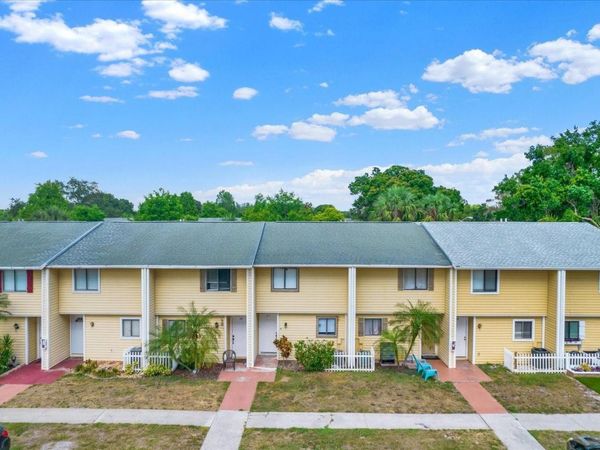 22620 GAGE LOOP , Unit 27, LAND O LAKES, FL 34639