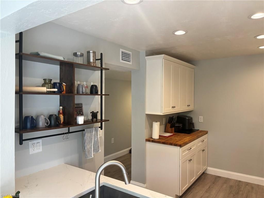 1211 Commonwealth Cir, Unit C201, Naples, FL 34116 Photo