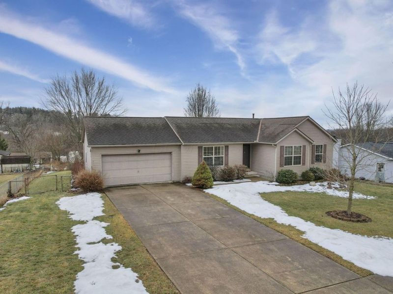 625 Fulla Lane SE, Heath, OH 43056 Photo 1