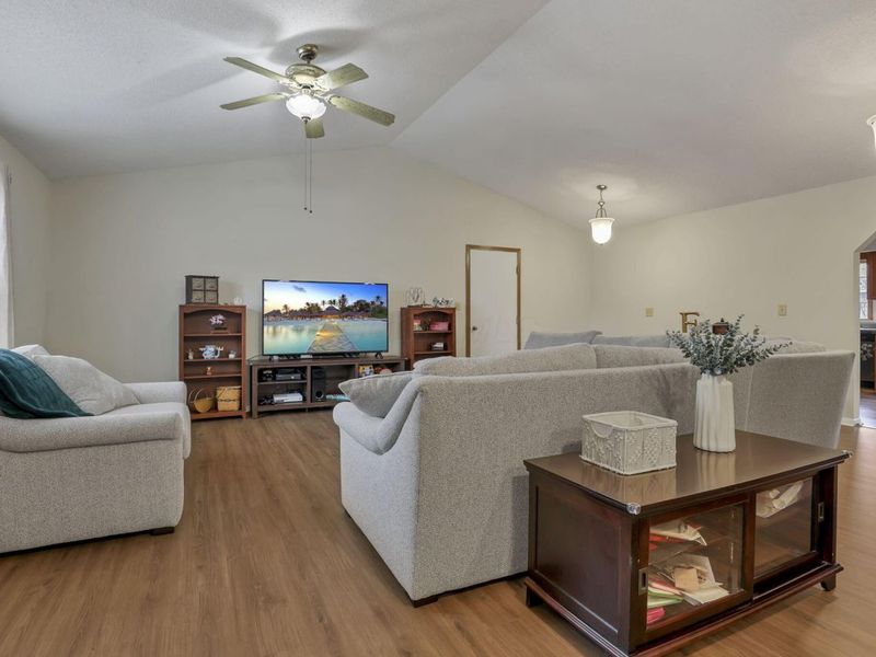 625 Fulla Lane SE, Heath, OH 43056 Photo 6