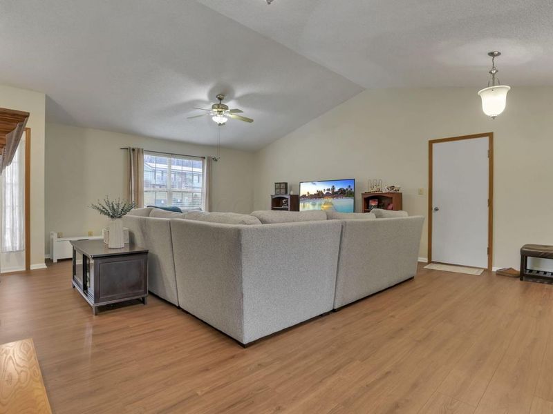 625 Fulla Lane SE, Heath, OH 43056 Photo 9