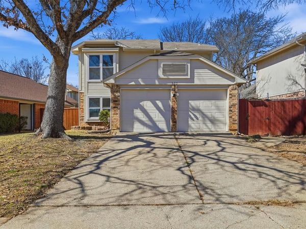 952 Ramblewood Drive, Lewisville, TX 75067