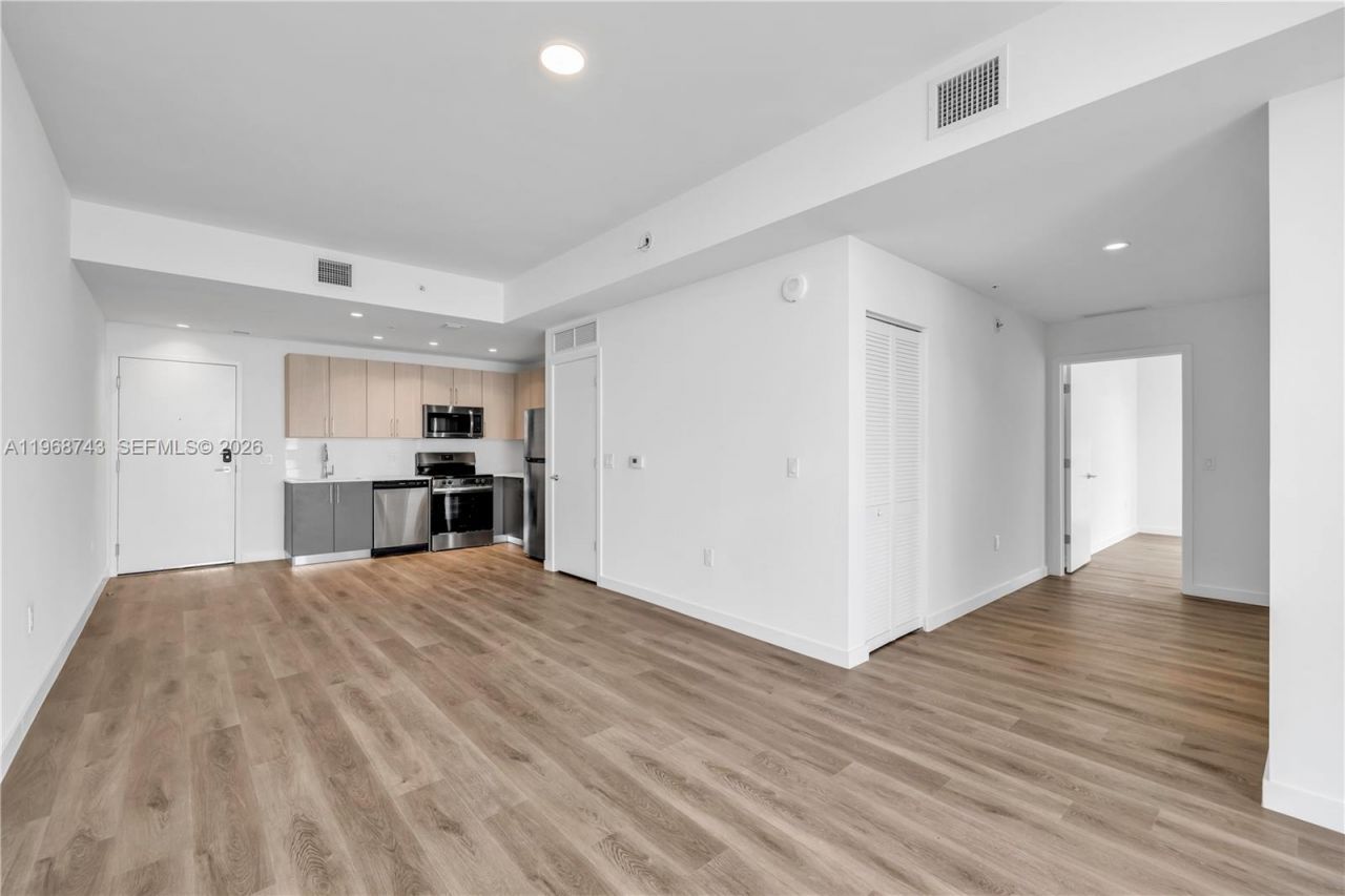 1642 NE 1st Ave, Unit 2705, Miami, FL 33132 Photo