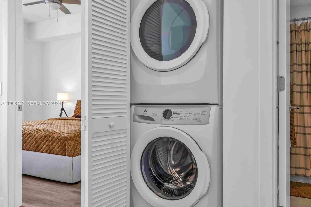 1642 NE 1st Ave, Unit 2705, Miami, FL 33132 Photo