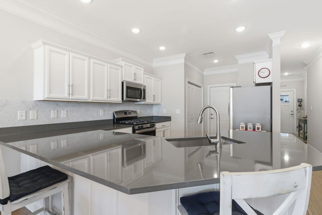 231 Je Edward Dr. Photo 10