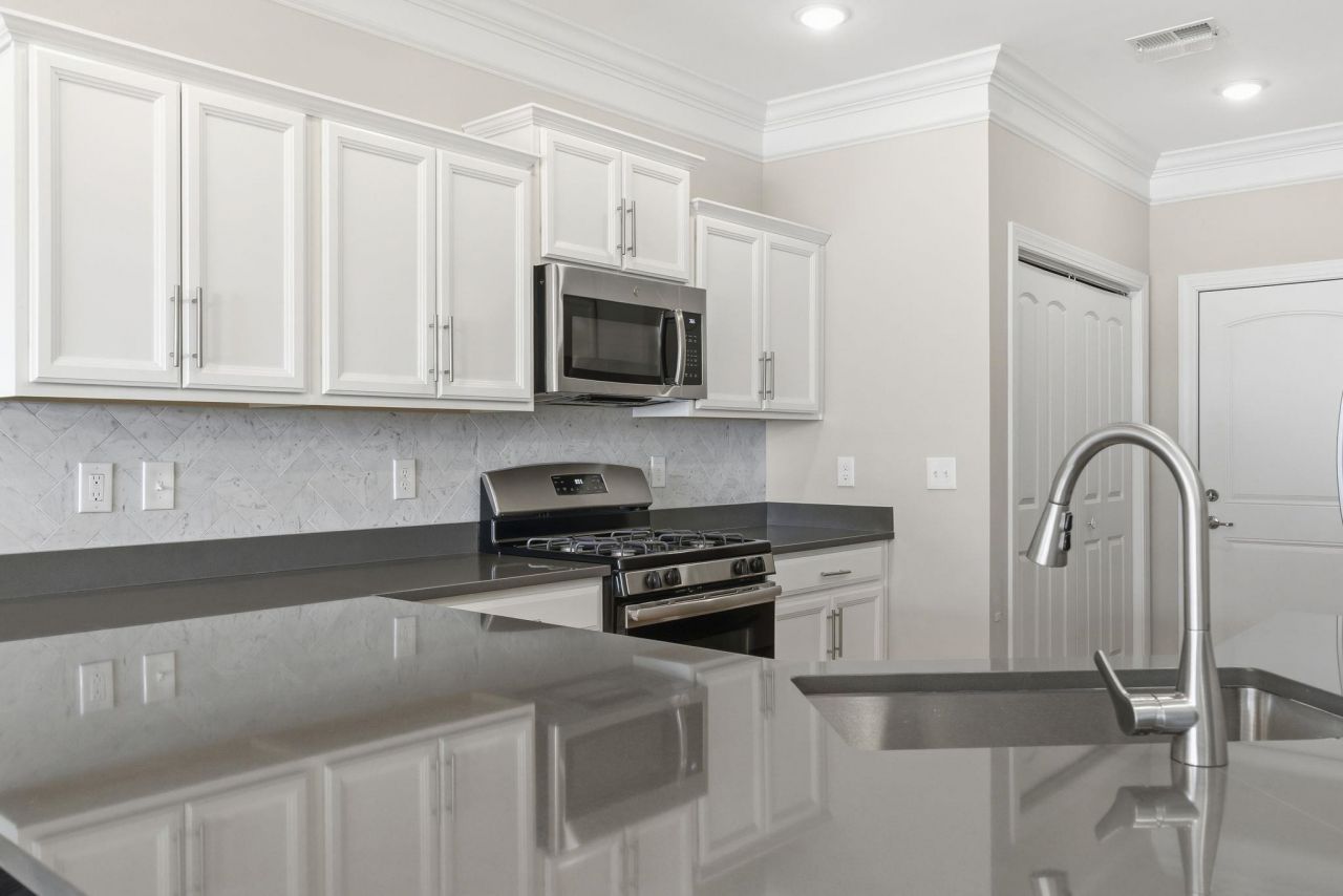 231 Je Edward Dr. Photo 11