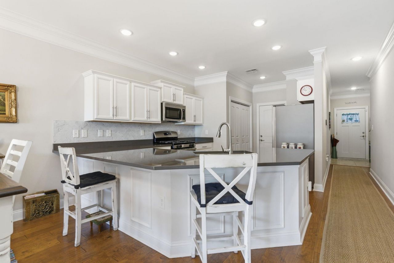 231 Je Edward Dr. Photo 12