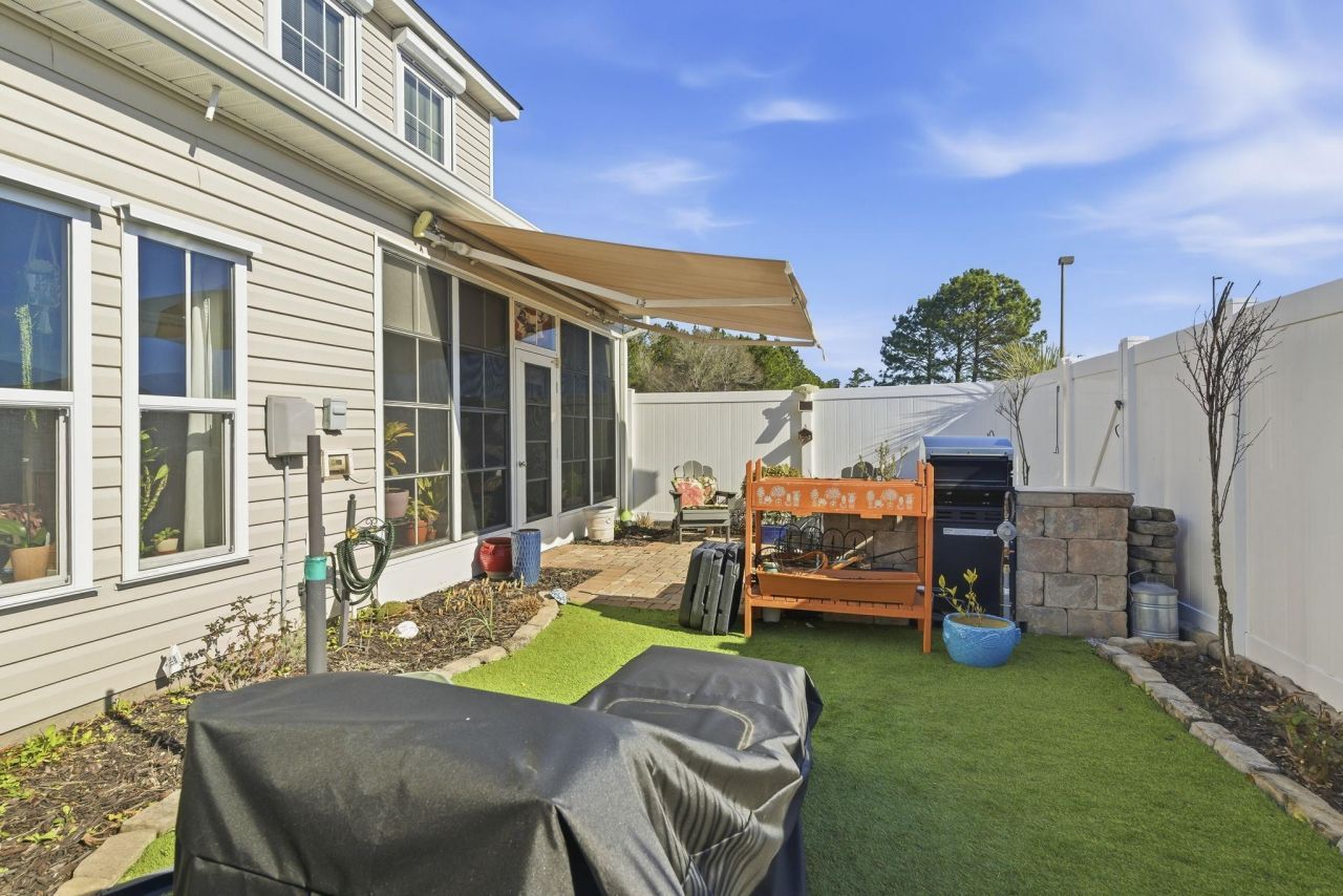 231 Je Edward Dr. Photo 35