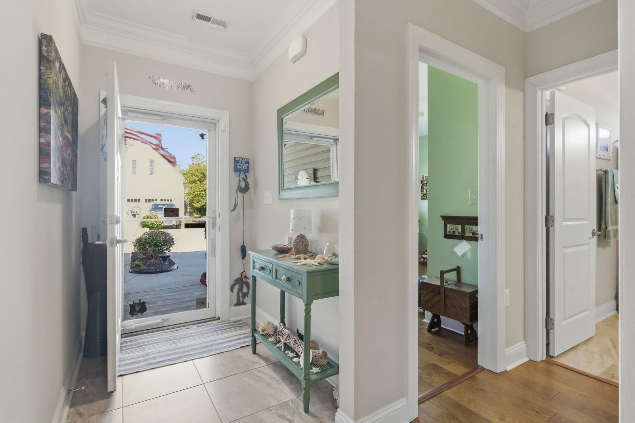 231 Je Edward Dr. Photo 4